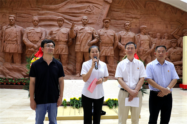 1.农逢新副研究员讲话.jpg