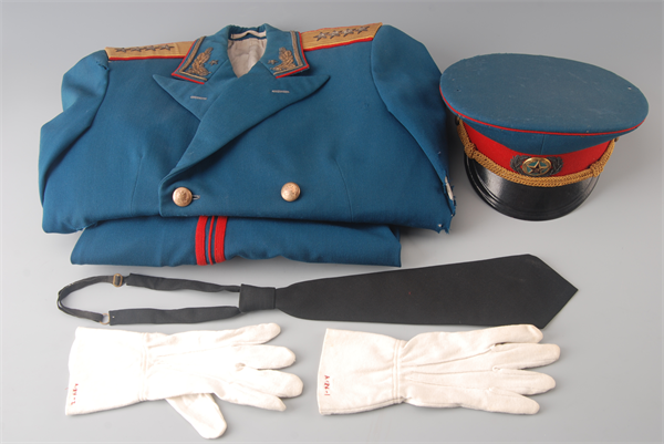 1955年张云逸的大将礼服.png